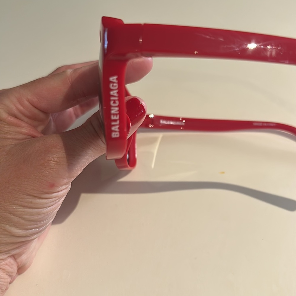 BALENCIAGA red acrylic sunglasses - Picture 7 of 7